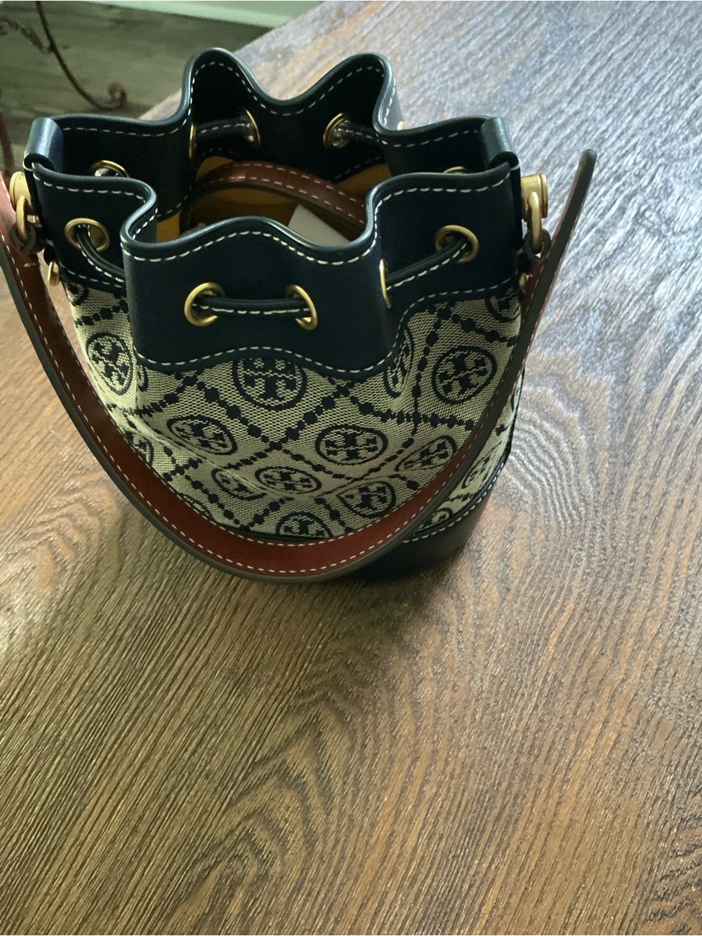 Tory Burch Jacquard Leather Monogrammed Bucket Bag with Gold Hardware - Picture 7 of 9